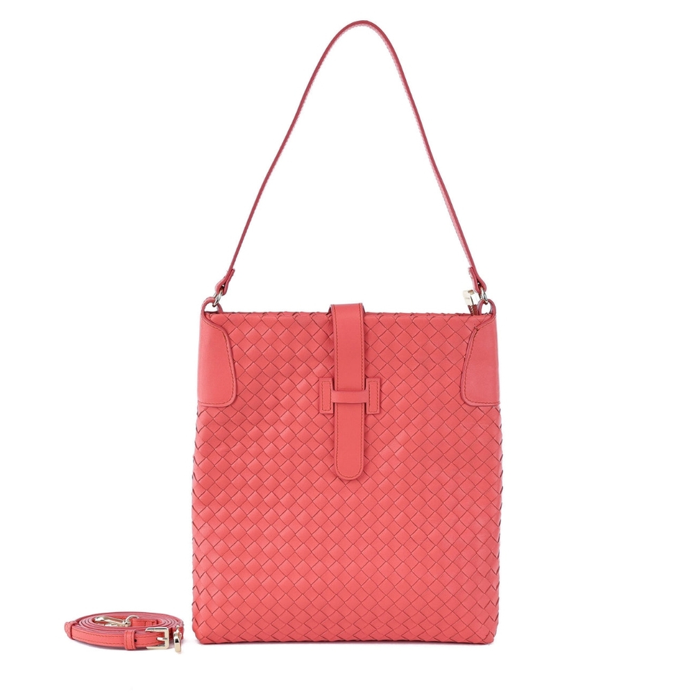 Elegant Coral Woven Shoulder Bag